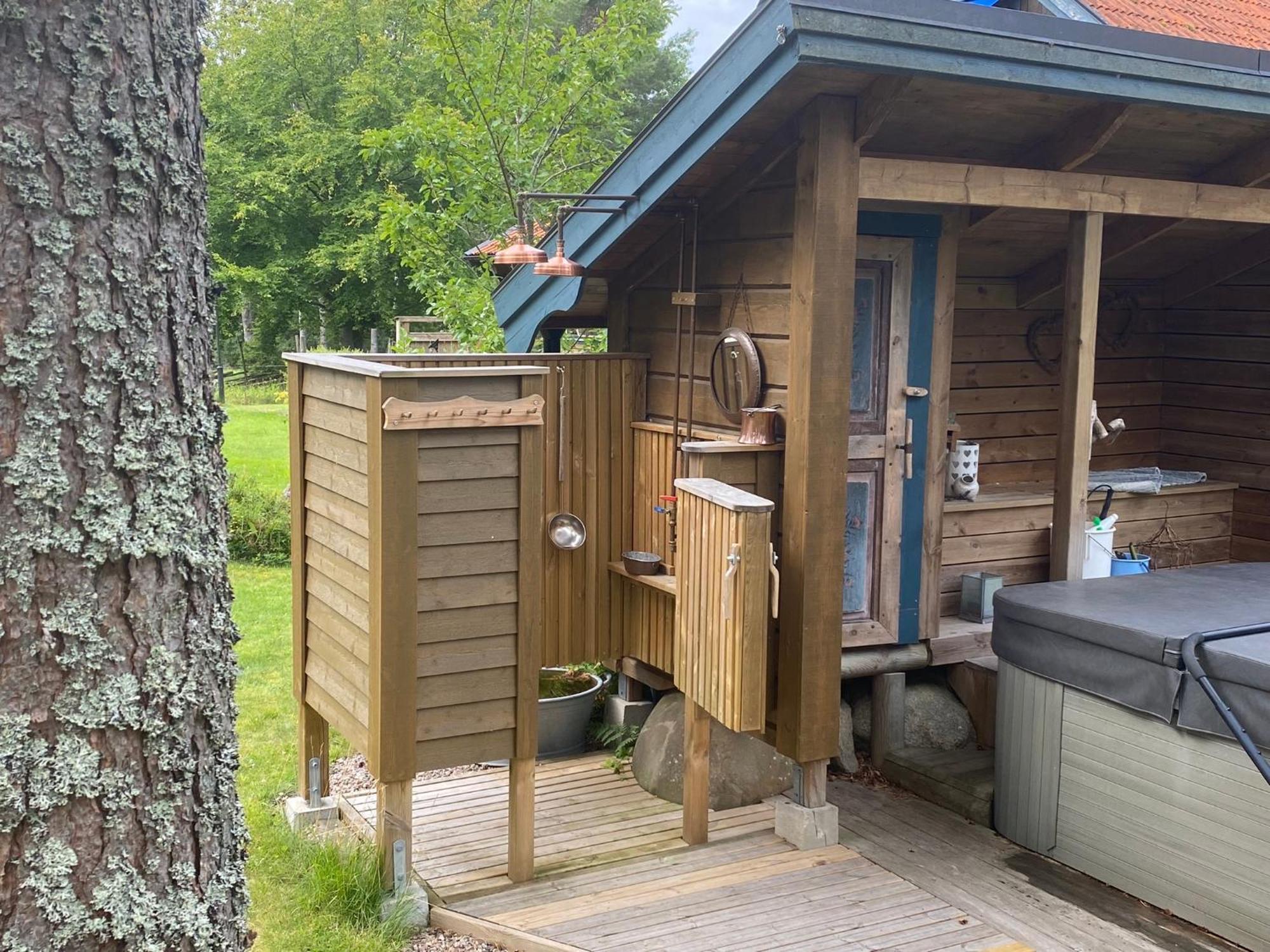 Timrad Stuga I Kanten Av Skogen Med Spa Moejlighet Mullsjö Kültér fotó