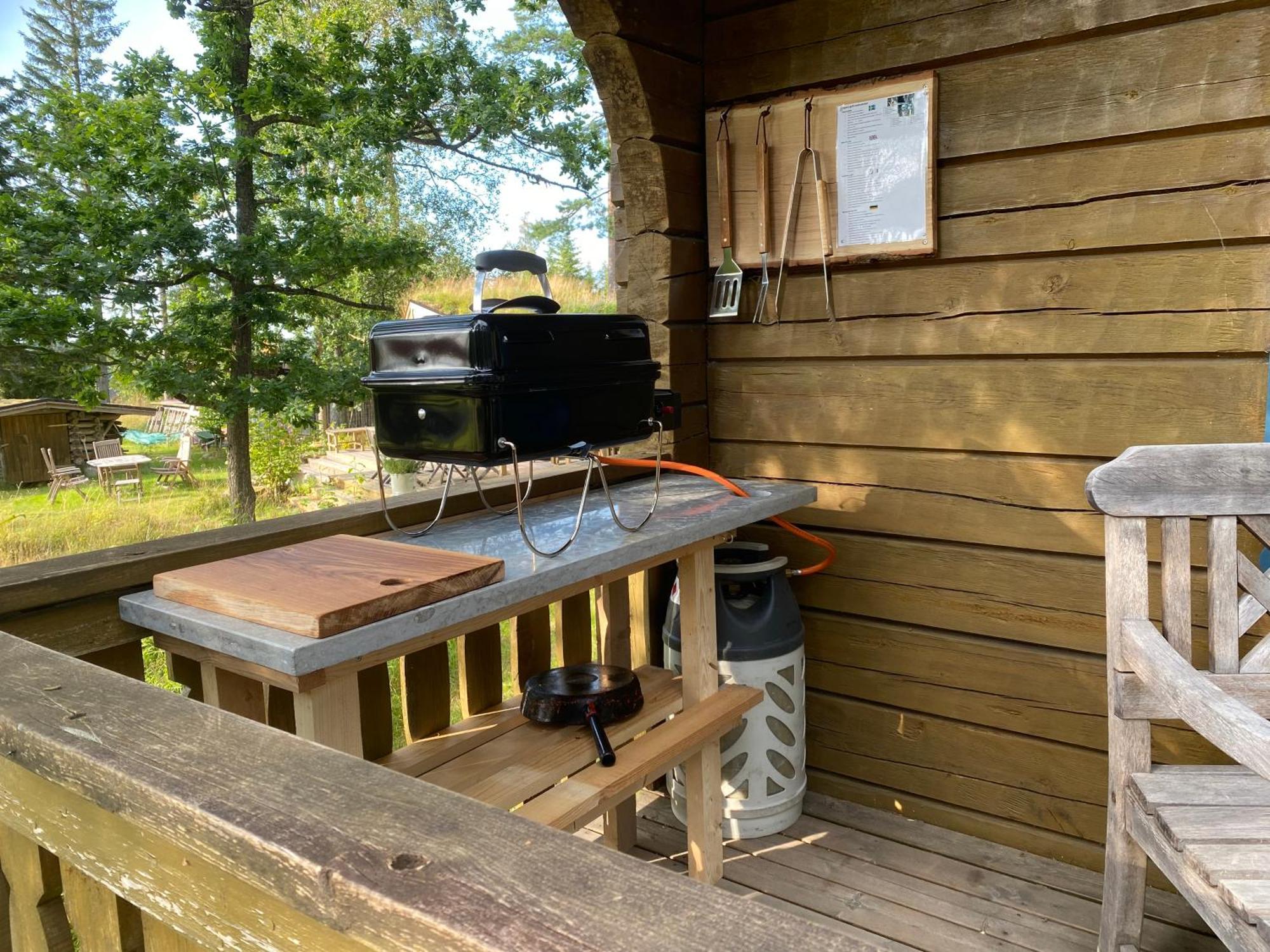 Timrad Stuga I Kanten Av Skogen Med Spa Moejlighet Mullsjö Kültér fotó